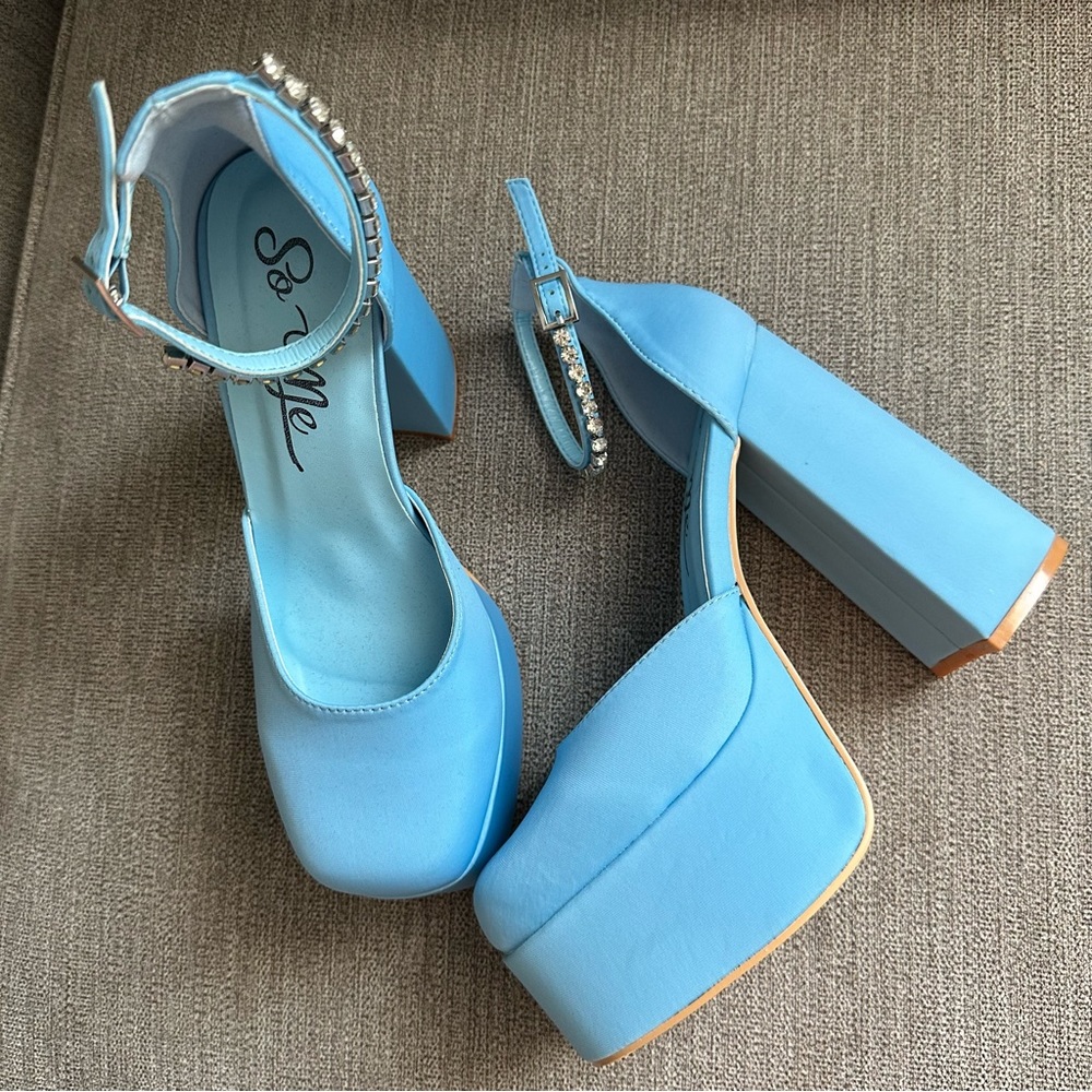 BRAND NEW MISS LOLA SKY BLUE PLATTFORM HEALS size 7.5